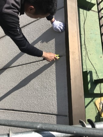 既存コーキング剥がし