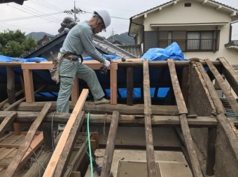 内海町雨漏り修理棟木補修①