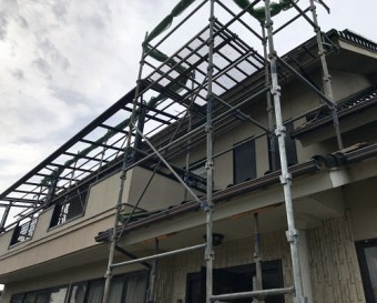 雨漏り修理足場