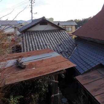 雨漏り調査裏手