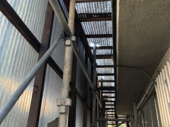 波板を破る