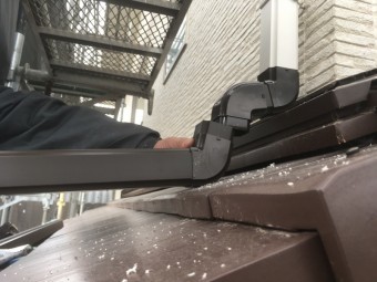 下屋上の竪樋 取付