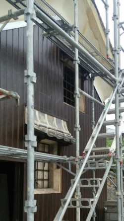 蔵外壁塗装足場