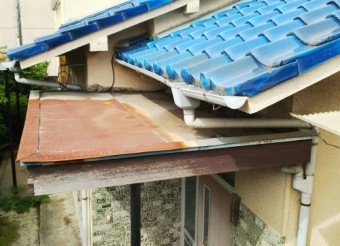 玄関ポーチ屋根