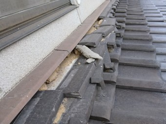 熨斗瓦の崩れ