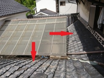 雨漏りしている屋根
