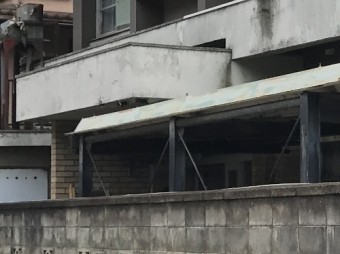 玄関庇