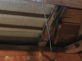 ベランダ裏雨漏り箇所