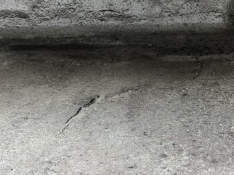 防水トップコートの亀裂