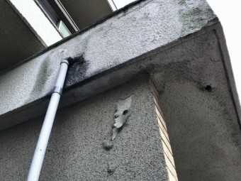 玄関ポーチ北