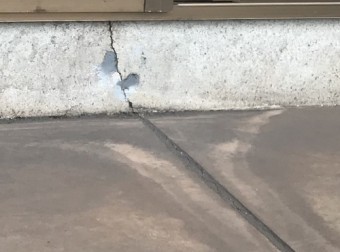 立ち上りひび