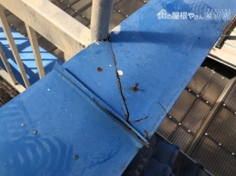 パラペット笠木のワレ