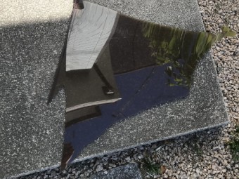 割れたアクリル板