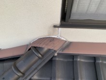 幕山台クラックシーリングマド下