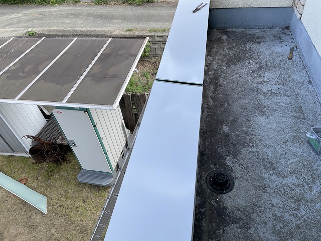 笠木板金の継ぎ目施工