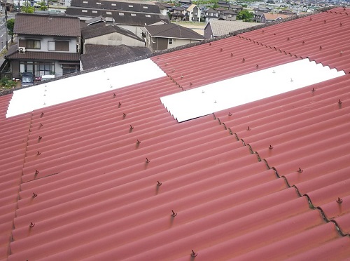【費用目安】福山市周辺の屋根の部分修理工事５つ紹介します！工場屋根穴があいたスレート屋根の部分補修工事アフター