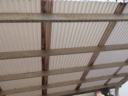 福山市駐輪場屋根材の劣化