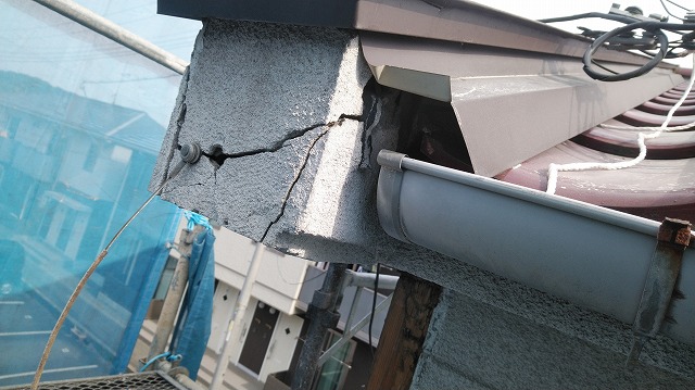 福山市の軒天モルタルひび割れ補修｜落下防止に板金で安全に作り替え工事