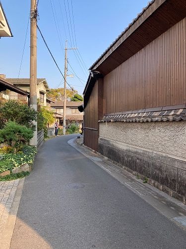 福山市エクステリア工事フェンス設置中