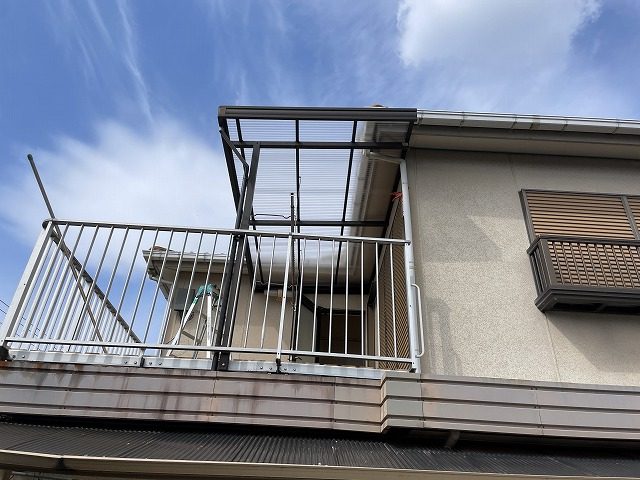 仕上がりを外観から確認し、ベランダ全体の印象を整える