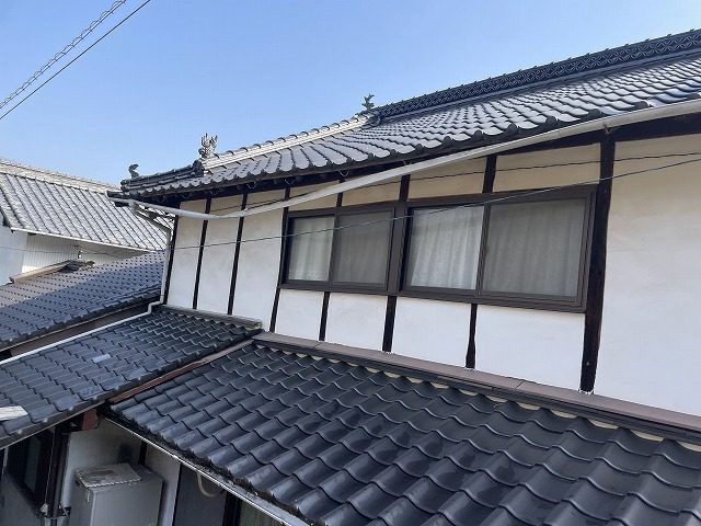 雨樋が外れれいる