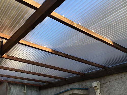 福山市の雨漏りするテラス屋根修理でポリカーボネート製波板を使用交換工事アフター