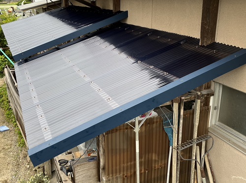 福山市にてタキロンシーアイ『ポリカナミイタ』でテラス屋根交換工事アフター