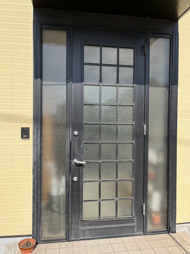 福山市でリクシル『リシェント』の玄関ドア取り替え工事ビフォー