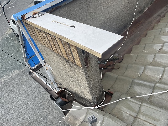 笠木と外壁取り合い部