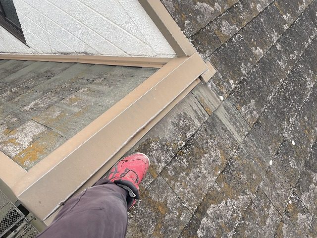福山市で棟板金交換。腐食した抜き板を撤去し雨漏りを修理