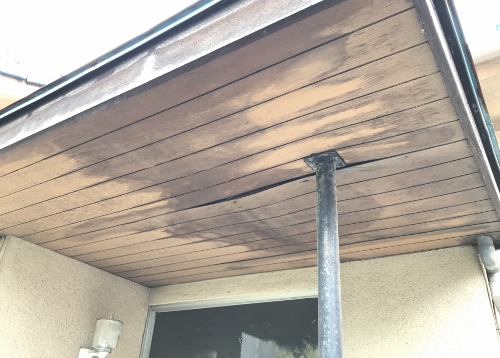 【無料調査】福山市にて戸建て住宅の傷んだ屋根補修の下見調査軒天雨漏り