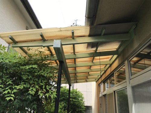 【無料調査】福山市にて戸建て住宅の傷んだ屋根補修の下見調査テラス屋根