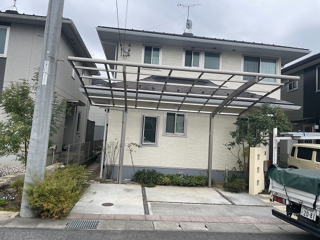 東広島市で強風で飛散したカーポート屋根を復旧ポリカーボネート屋根を新設