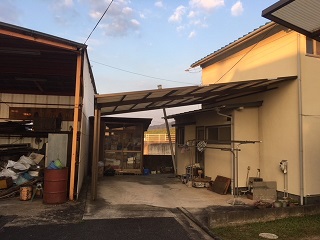 【無料調査】福山市で貸家の劣化したカーポート屋根の屋根調査カーポート屋根劣化状況