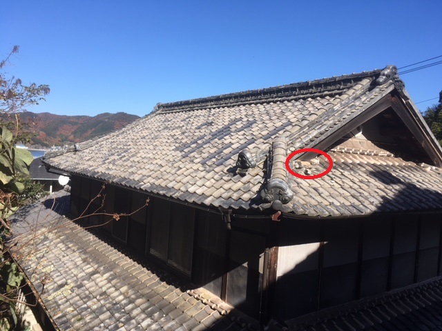 福山市にて南蛮漆喰を用いた崩れた瓦屋根の修繕を行いました