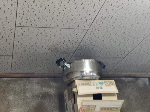広島県府中市でセメント瓦葺き屋根の雨漏り調査を行いました。雨漏り箇所