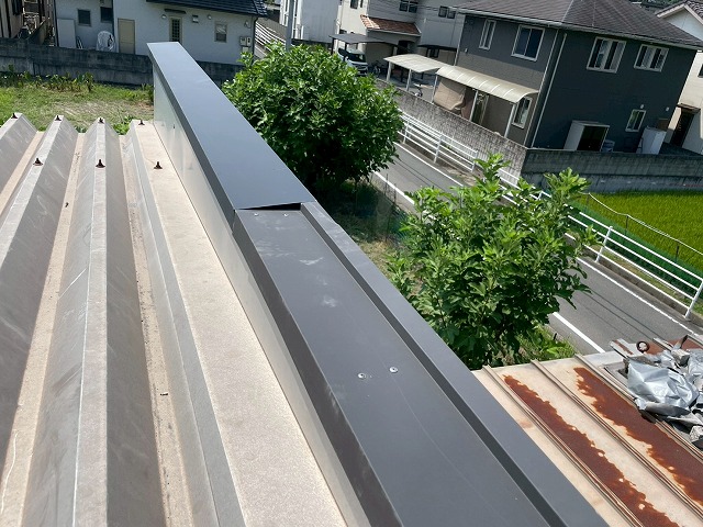 継ぎ目の納まりを揃え、雨仕舞の弱点を作らない