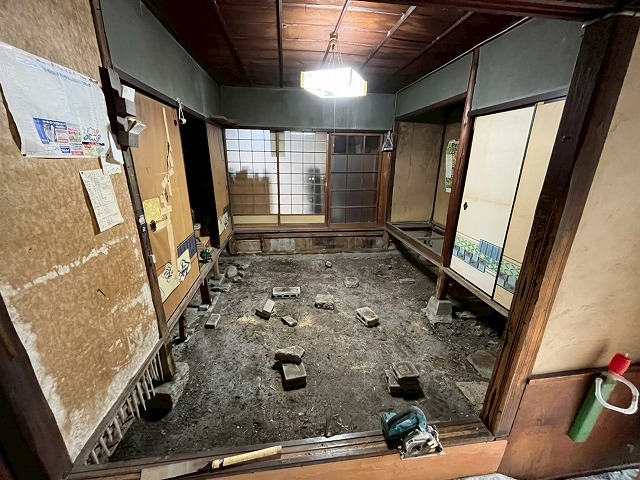 福山市で畳からフローリングへ・合板で床下地を再構築し畳をフローリングへリフォーム施工事例