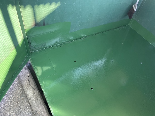 水抜き穴を増設した床