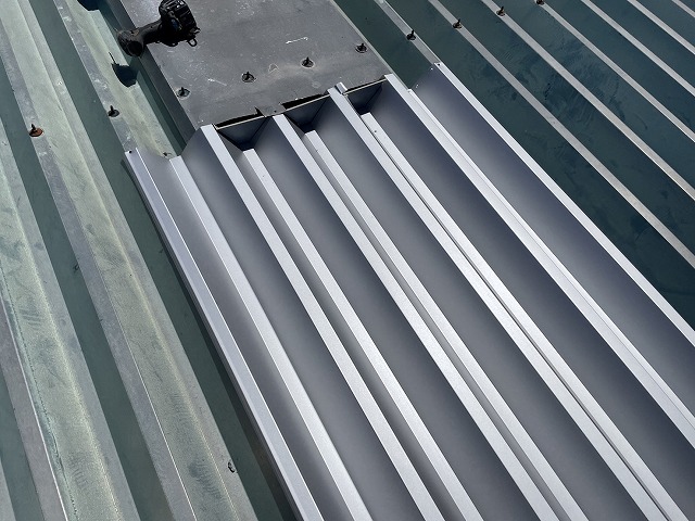 端部の納めと立ち上がり部の取り合い処理