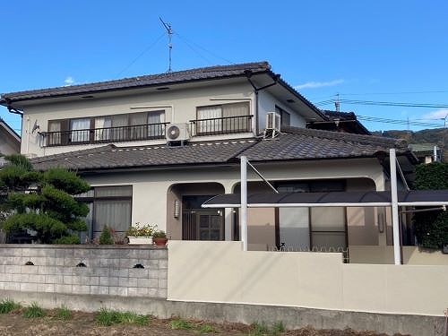 福山市の二階建一軒家で劣化等により塗膜剥がれ発生｜外壁塗装工事