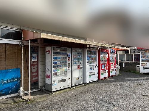 福山市にて自販機コーナ上のテント屋根劣化調査