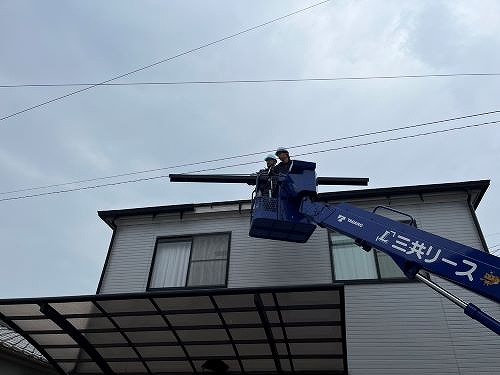 福山市にある一軒家の２階軒樋が一部破損し取替工事をしました