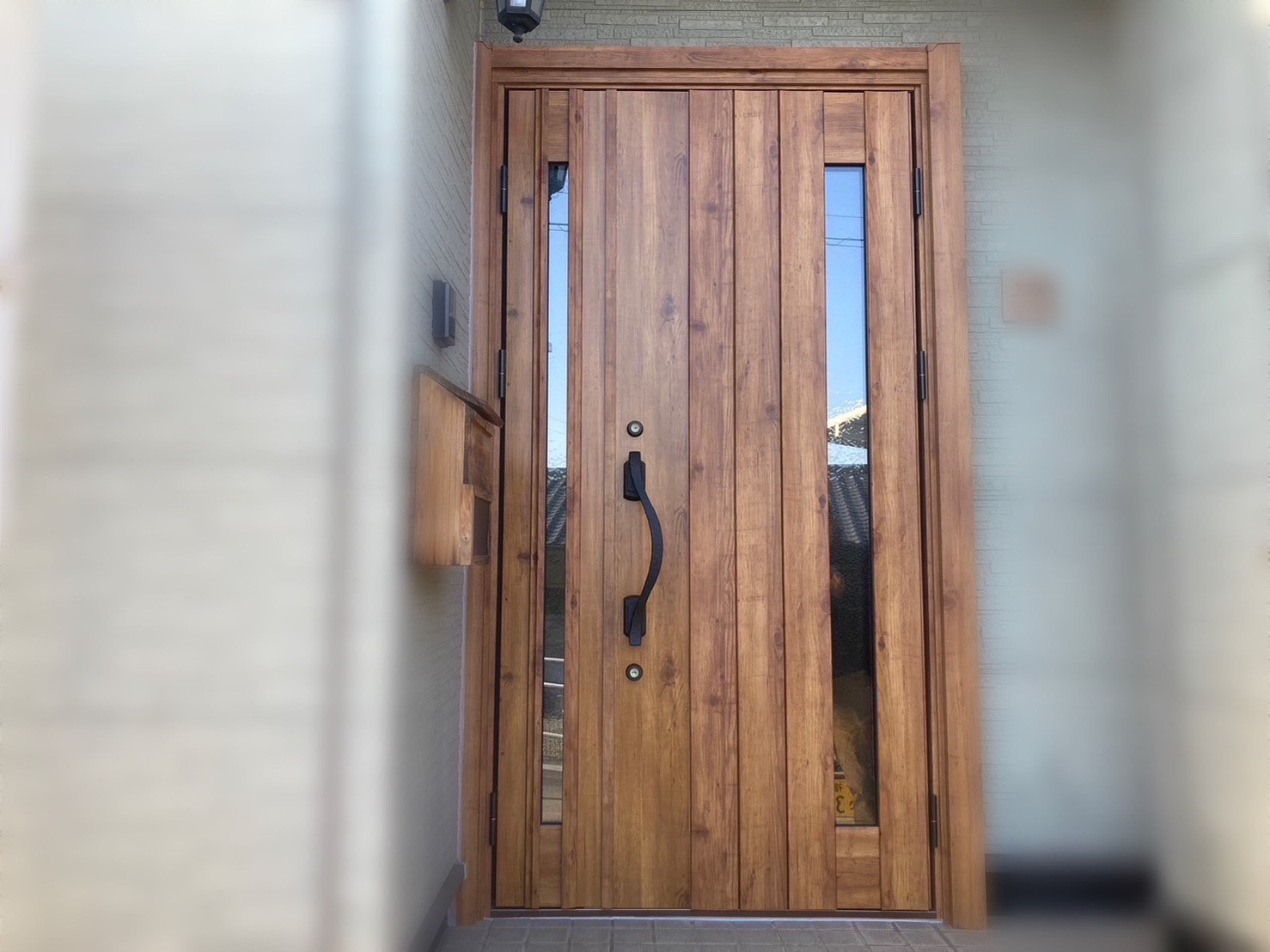 福山市にて玄関ドアの１DAYリフォーム工事の紹介
