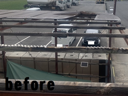 福山市にてプレハブ倉庫屋根工事で鉄板波板使用ビフォー