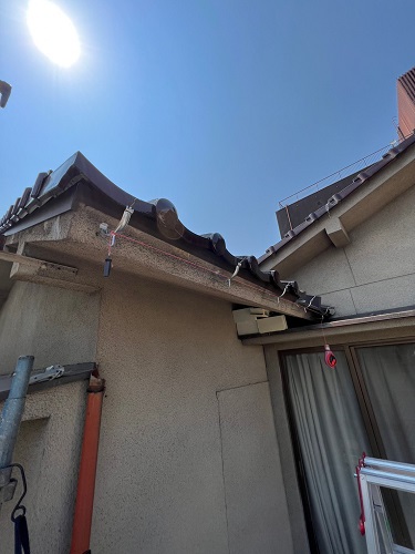 福山市にて戸建住宅のセメント瓦屋根リフォーム工事で雨漏りを解決！既存雨どい撤去