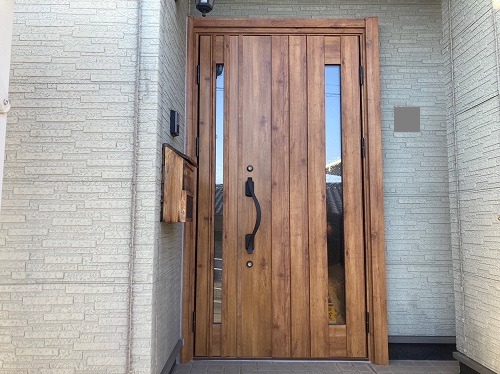 福山市にてカバー工法で玄関ドア交換にYKKAP『ドアリモ』を採用！アフター