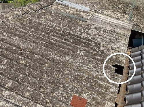 【無料調査】福山市にてアスベスト含有スレート屋根の雨漏り調査他箇所の波型スレートに割れ