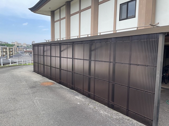 交換完了後の駐車場外壁