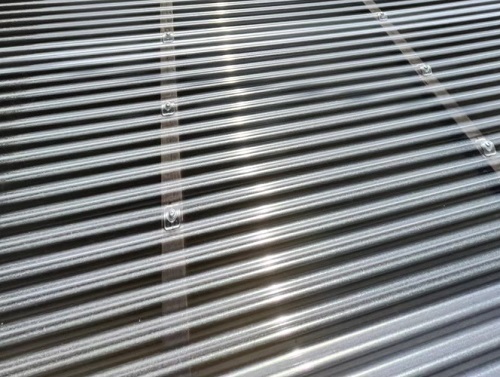 福山市の雨漏りするテラス屋根修理でポリカーボネート製波板を使用ポリカーボネート製波板へ